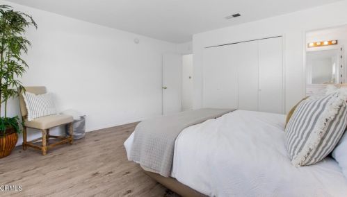 5239 Surfrider Way, Oxnard CA  93035-1070 exterior