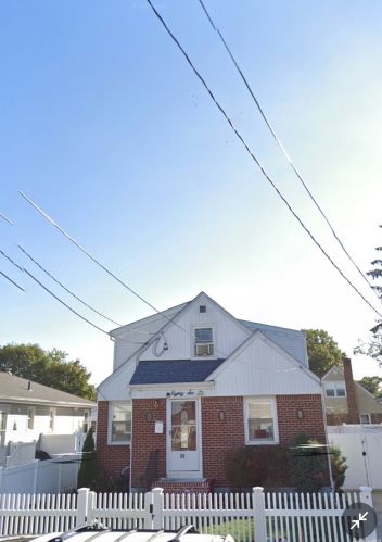 86 Allen St, Hempstead, NY 11550-7318