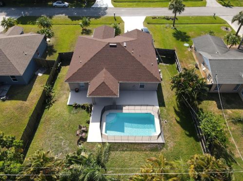 1185 Ithaca St, Fort Pierce, FL 34983-2539