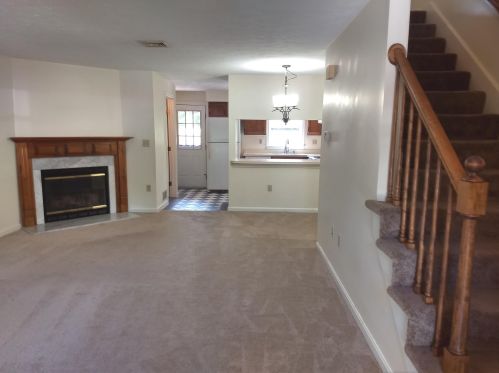 38 Cadogan Way, Nashua NH  03062-2255 exterior