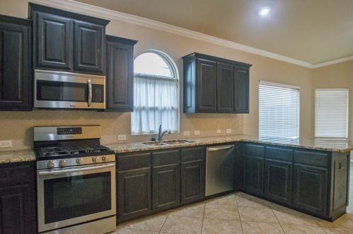 4512 Gunnison Dr, Denton TX  76208 exterior