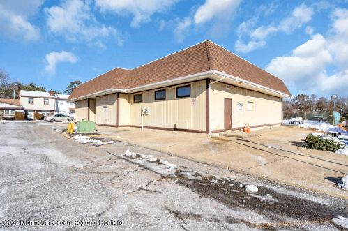 60 Greenwood Loop Rd, Bricktown NJ  08724-1254 exterior