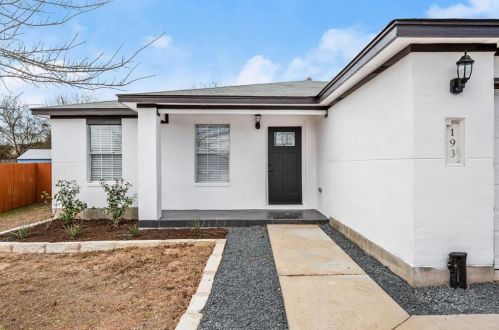 193 Spring Branch Loop, Uhland, TX 78640-5365
