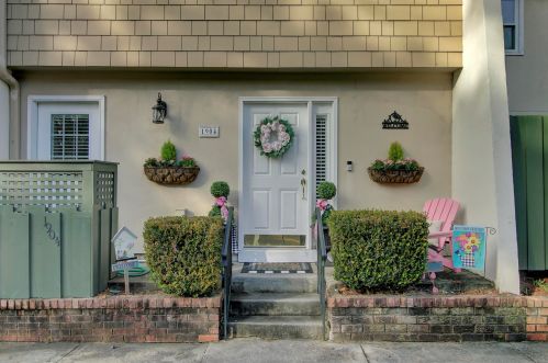 1904 Ventura Pl, Mount Pleasant, SC 29464-9501