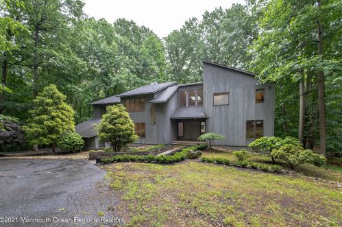 18 Marseille Ter, Morganville NJ  07751-9774 exterior