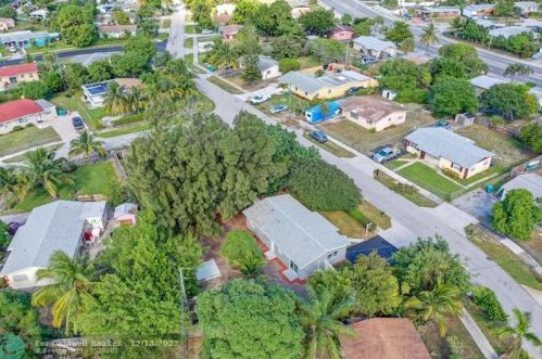 1485 1st Ct, Boynton Beach FL  33435-2609 exterior