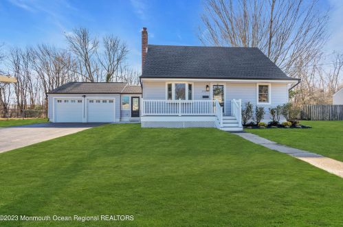 30 Oakwood Rd, Leonardo, NJ 07737-1239