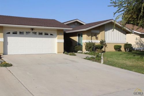 6004 Cypress Point Dr, Bakersfield, CA 93309-3510