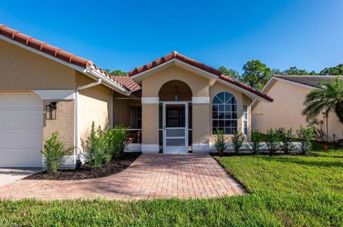 113 Saint James Way, Naples FL  34104-6712 exterior