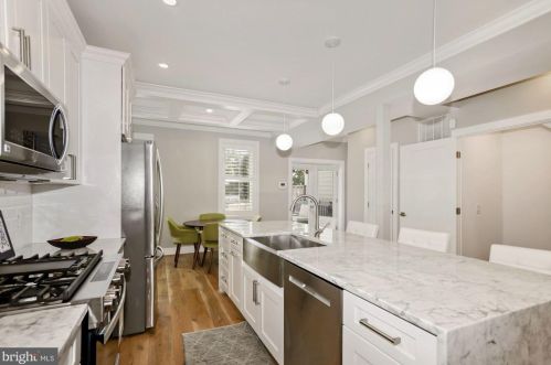 438 Kenyon St, Washington DC 20010-2915 exterior