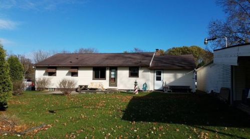 322 Sunset Blvd, Hermitage, PA 16148-3562