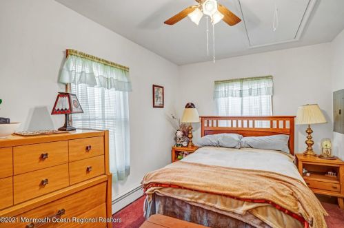 124 Woodland Dr, Bricktown NJ  08723-7433 exterior