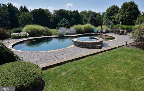 116 Osborne Cir, Kennett Sq PA  19348-1910 exterior