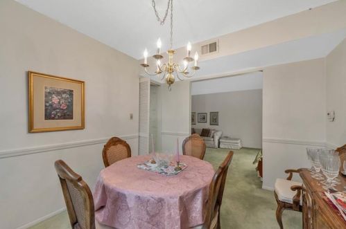 406 Camelot Dr, Pittsburgh PA  15237-4976 exterior