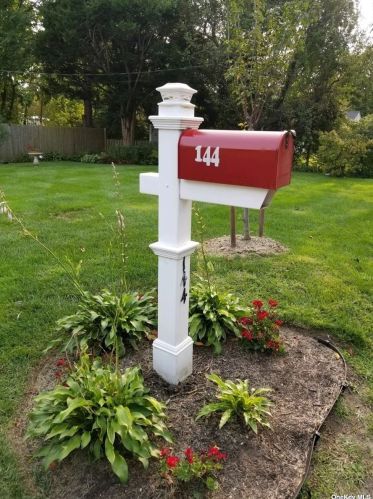 144 Old Country Rd, Huntington Station NY  11747-1814 exterior