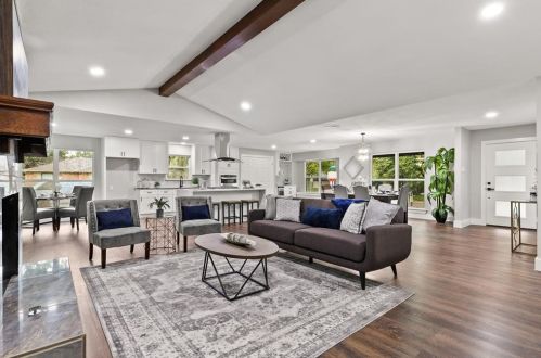 11032 Carissa Dr, Dallas TX  75218-1366 exterior