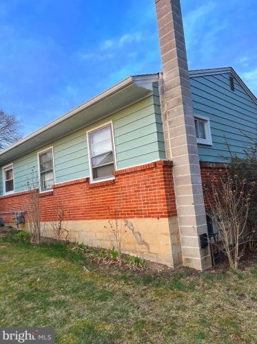 2007 Lincoln St, Camp Hill PA  17011-3842 exterior