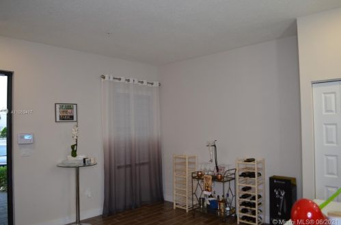 7855 104th Ave, Miami, FL 33178