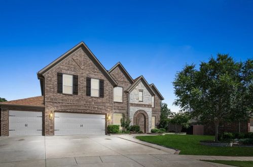 3104 Bridgewater Dr, Oak Point, TX 75068-5975