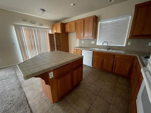 416 San Fernando Ct, Los Banos CA  93635-6451 exterior