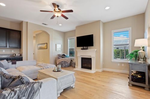 239 Clendenin Pkwy, Ripon CA  95366-9497 exterior