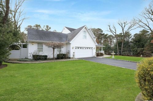 66 Gull Dip Rd, Panamoka, NY 11961-3906