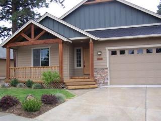 20119 Selkirk Mountain Way, Bend OR  97702-8117 exterior