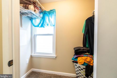 350 Maple Ave, Hanover PA  17331-5124 exterior