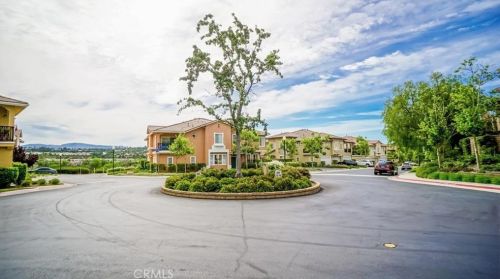 27960 Trillium Ln, Santa Clarita CA  91354-1211 exterior