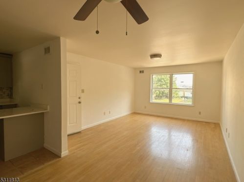 47 Chadwick Ave, Newark NJ  07108-1529 exterior