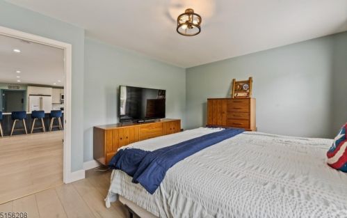 11 Spring Mdw, Oxford NJ  07863-3246 exterior