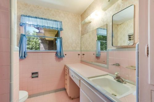 2019 Brentwood St, Austin TX  78752-4105 exterior