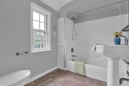 205 Woodland Ave, Glenshaw PA  15116-2010 exterior