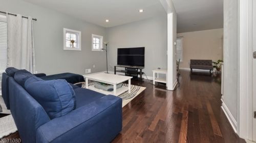 38 Walnut St, Little Falls NJ  07424-1402 exterior