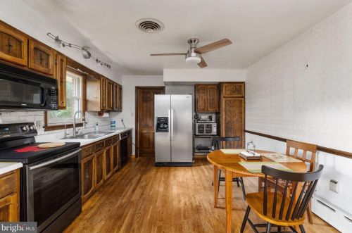 2409 Little River Rd, Haymarket VA  20169-1205 exterior