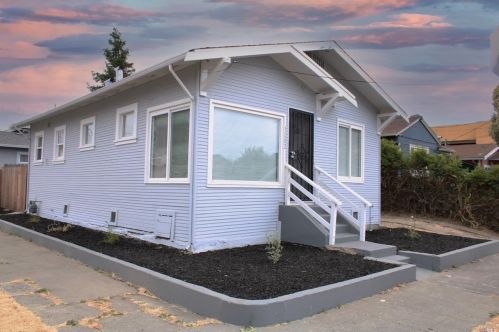 1292 62nd Ave, Oakland, CA 94621-3964