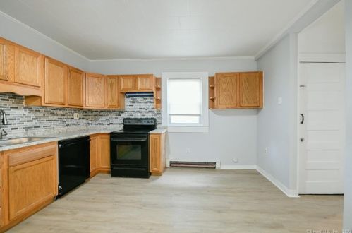 24 Colley St, Waterbury, CT 06708-2605