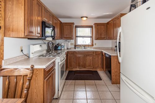 3281 68, Milwaukee WI 53213-3930 exterior