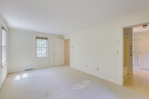 2 Thistle Cir, Yarmouth MA 02675-2532 exterior