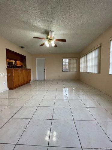 9325 24 Pl, Hollywood FL 33024-3125 exterior