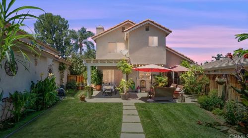 6742 Dove Ln, Riverside CA  92506-5000 exterior