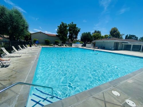 11259 Knott Ave, Cypress CA  90630-5401 exterior