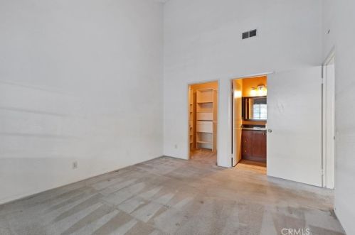 11690 Lakewood Blvd, Downey CA  90241-5272 exterior