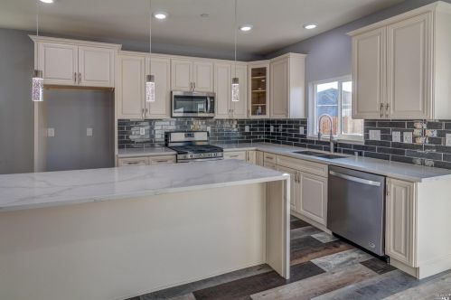 1916 Pine Meadow Dr, Santa Rosa CA  95403-1584 exterior
