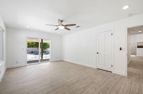 48890 Eisenhower Dr, La Quinta CA  92253-6223 exterior