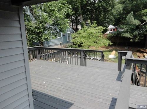 455 Washington Ave, Dumont NJ  07628-1227 exterior