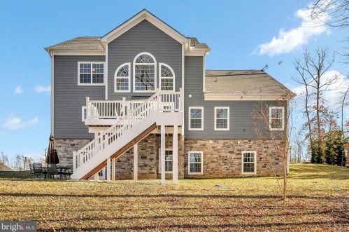 10816 Pinnacle Dr, Spotsylvania, VA 22551-8940
