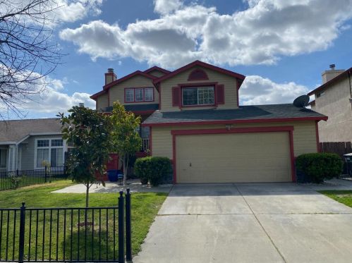 912 Crater Ave, Modesto, CA 95351-5386