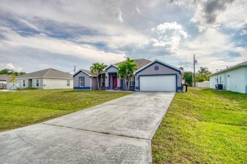 3742 Darwin Blvd, Fort Pierce, FL 34953-3880