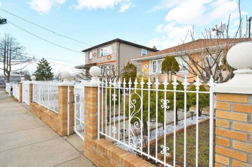 124-07 152nd Ave, Jamaica, NY 11420-4213